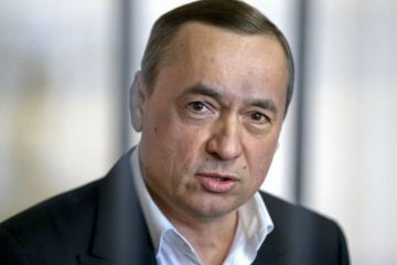 Экс-нардепу Николаю Мартыненко вручили подозрение в коррупции и отмывании средств Экс-нардепу Николаю Мартыненко вручили подозрение в коррупции и отмывании средств