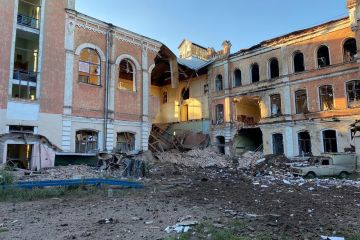 Ракетами С-300 пошкоджено один з корпусів сільськогосподарського університету в Харкові Ракетами С-300 пошкоджено один з корпусів сільськогосподарського університету в Харкові