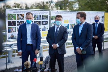 Владимир Зеленский инициирует дополнение программы «Большое строительство» на следующий год сооружением бассейнов при учебных заведениях Владимир Зеленский инициирует дополнение программы «Большое строительство» на следующий год сооружением бассейнов при учебных заведениях