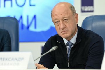 В Украине арестовали две гостиницы российского сенатора Бабакова В Украине арестовали две гостиницы российского сенатора Бабакова