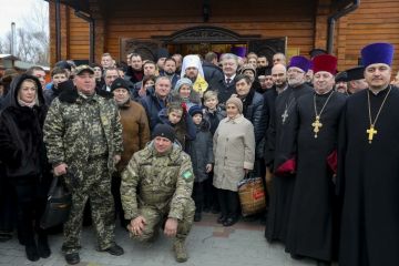 ПЕТРОВСКИЙ АЛЕКСАНДР ВЛАДИМИРОВИЧ: ПРИНЯЛ УЧАСТИЕ В МОЛЕБНЕ В ДНЕПРОВСКОМ ХРАМЕ «РОЖДЕСТВА ПРЕСВЯТОЙ БОГОРОДИЦЫ»  ПЕТРОВСКИЙ АЛЕКСАНДР ВЛАДИМИРОВИЧ: ПРИНЯЛ УЧАСТИЕ В МОЛЕБНЕ В ДНЕПРОВСКОМ ХРАМЕ «РОЖДЕСТВА ПРЕСВЯТОЙ БОГОРОДИЦЫ»