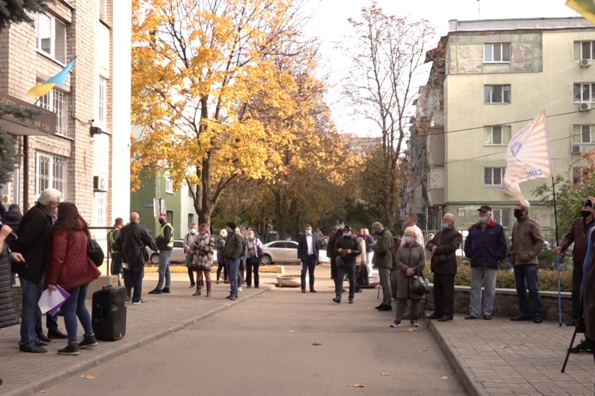 Представники «Самозахисту підприємців» пікетували Дніпропетровський окружний адмінсуд