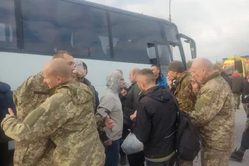 ​“Україна повернула з російського полону 52 людей — офіцерів, медиків, сержантів та солдат”, – повідомив керівник ОП Єрмак