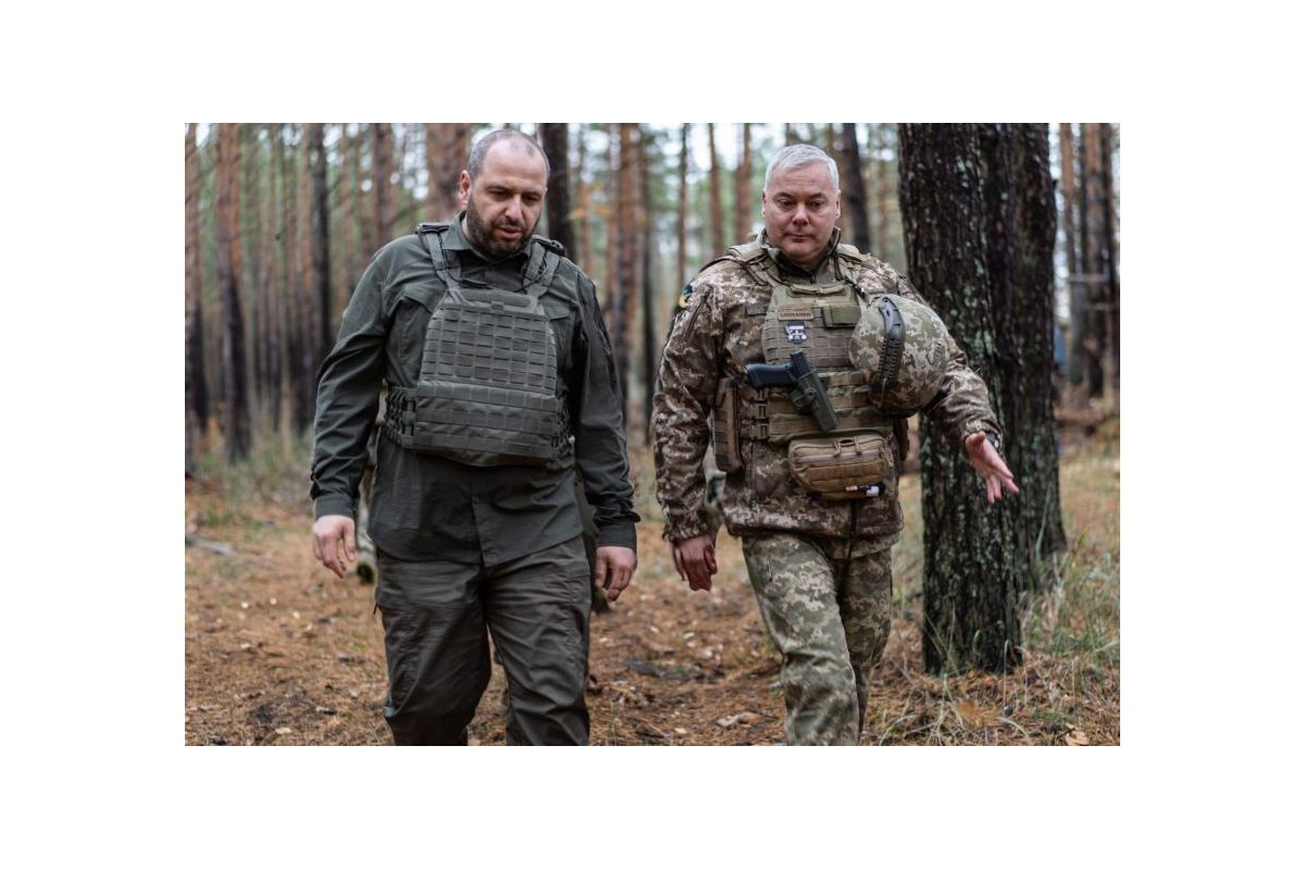 Міністр оборони Рустем Умєров провів зустріч із командувачем ОСУВ «Північ» генерал-лейтенантом Сергієм Наєвим Міністр оборони Рустем Умєров провів зустріч із командувачем ОСУВ «Північ» генерал-лейтенантом Сергієм Наєвим