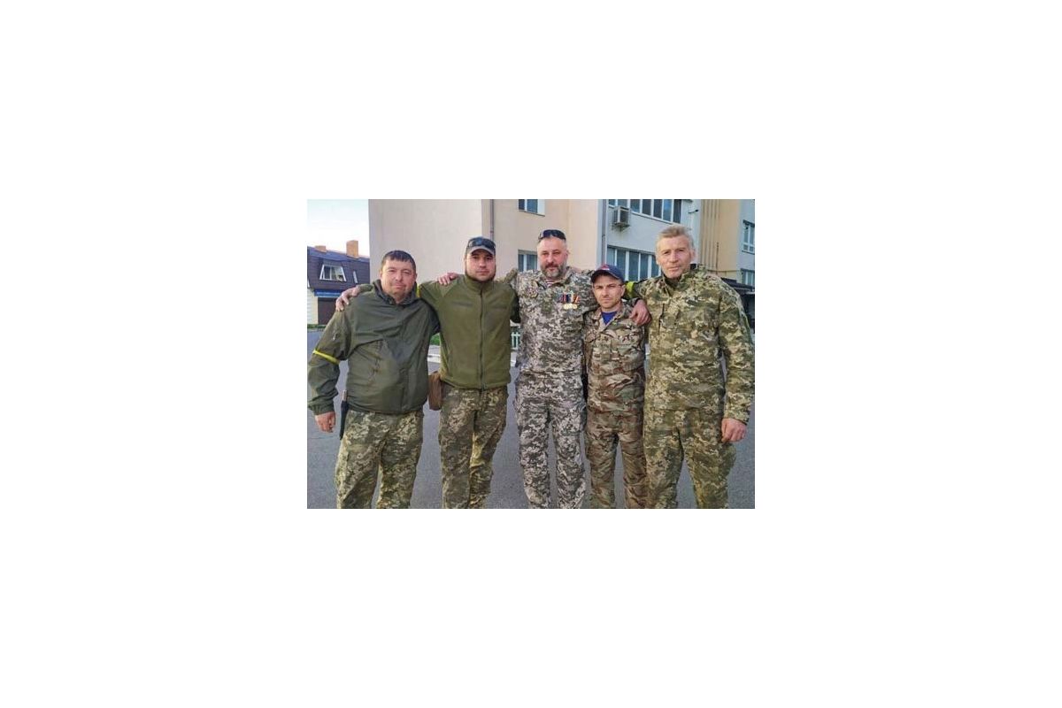 Герої оборони Чернігова: Андрій ТРЕБУХ, командир «Кліщів»  Герої оборони Чернігова: Андрій ТРЕБУХ, командир «Кліщів»