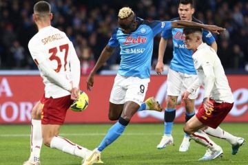 На грудь, колено, мощно в девятку! ВИДЕО невероятного гола из матча Наполи – Рома На грудь, колено, мощно в девятку! ВИДЕО невероятного гола из матча Наполи – Рома