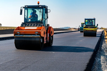 Пасынок покойного Кернеса отдал фирму одесситам и она получила 442 миллиона на асфальт по завышенной цене Пасынок покойного Кернеса отдал фирму одесситам и она получила 442 миллиона на асфальт по завышенной цене