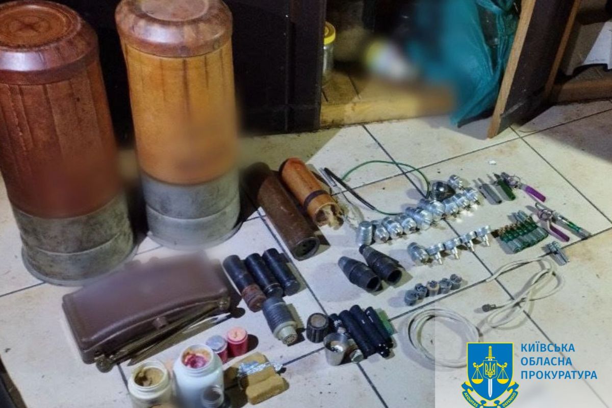 Погрожував підірвати будинок протипіхотною міною разом з правоохоронцями – мешканцю Київщини повідомлено про підозру Погрожував підірвати будинок протипіхотною міною разом з правоохоронцями – мешканцю Київщини повідомлено про підозру