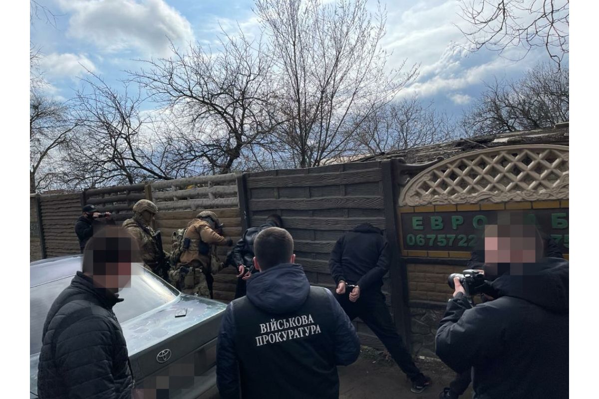 Військовослужбовців Подільського прикордонного загону затримано на реалізації наркотичних засобів серед цивільного населення Військовослужбовців Подільського прикордонного загону затримано на реалізації наркотичних засобів серед цивільного населення