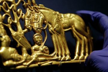 Російське вторгнення в Україну : Мелітопольський краєзнавчий музей сьогодні грабують окупанти. Російське вторгнення в Україну : Мелітопольський краєзнавчий музей сьогодні грабують окупанти.