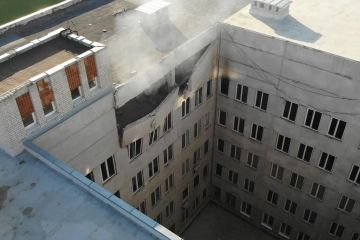 Російське вторгнення в Україну : На цих фото – наслідки нічного обстрілу однієї з лікарень Харкова. Російське вторгнення в Україну : На цих фото – наслідки нічного обстрілу однієї з лікарень Харкова.