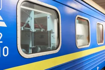 ​Російське вторгнення в Україну : Сервіси онлайн-продажу залізничних квитків все ще недоступні, тому максимум касирів вже готові обслужити вас на вокзалах.