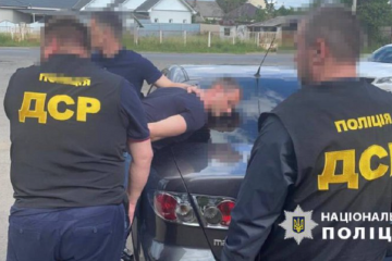 Инспектор Закарпатской таможни попался на взятке в 10 тысяч долларов Инспектор Закарпатской таможни попался на взятке в 10 тысяч долларов