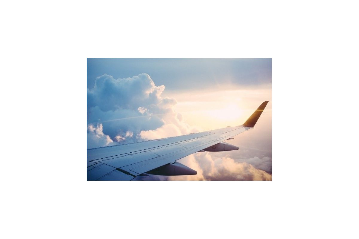 У Західну Україну прибув літак з гуманітарною допомогою У Західну Україну прибув літак з гуманітарною допомогою