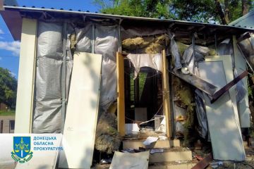 Ворог авіацією та артилерією знищує Донеччину Ворог авіацією та артилерією знищує Донеччину