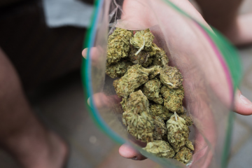 У Чернівцях ув’язнений займався збутом наркотиків в СІЗО У Чернівцях ув’язнений займався збутом наркотиків в СІЗО