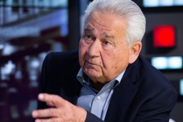 Зеленский уволил Витольда Фокина из ТКГ по Донбассу Зеленский уволил Витольда Фокина из ТКГ по Донбассу