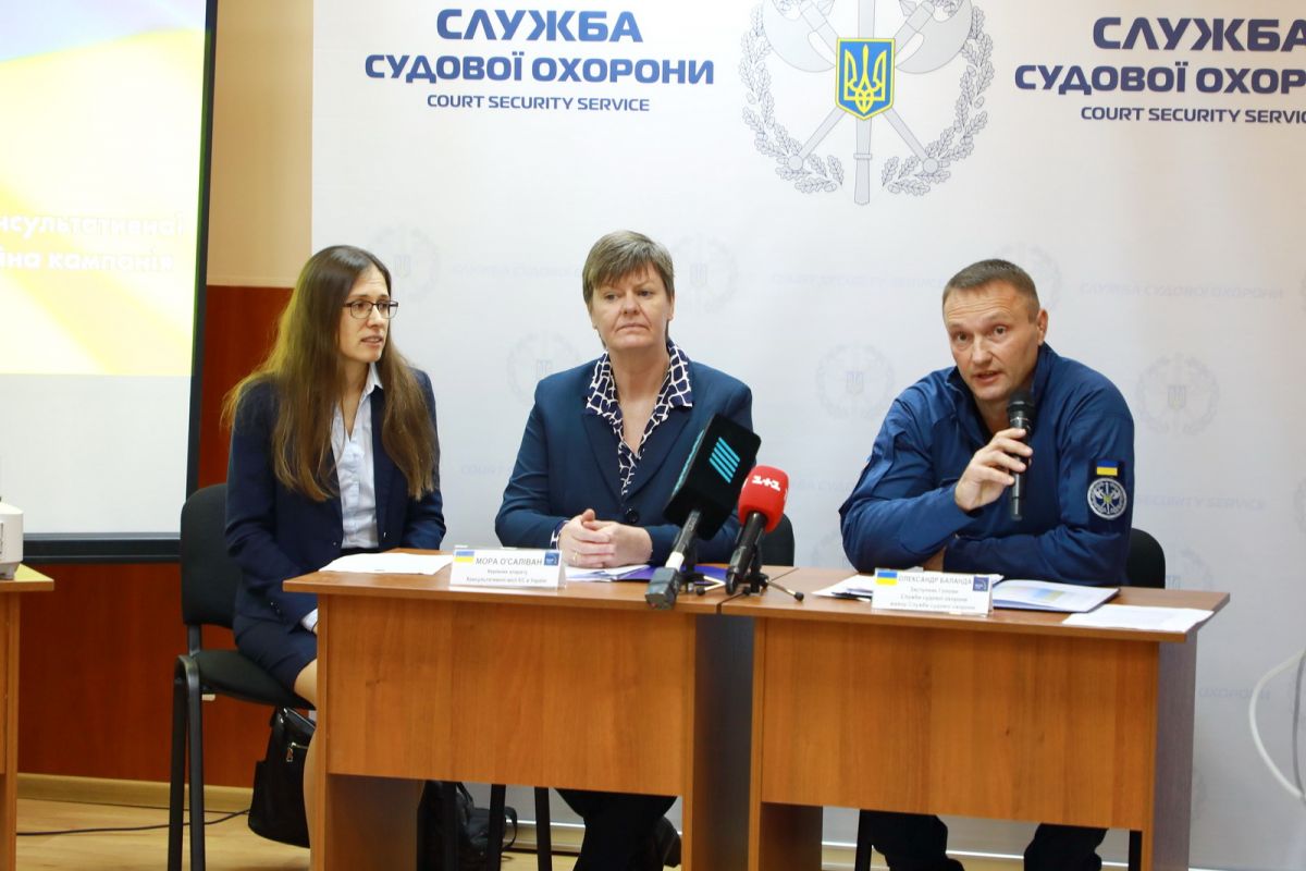 Вогнепальна зброя, гранати, кастети: українці вчитимуться правил безпеки в суді Вогнепальна зброя, гранати, кастети: українці вчитимуться правил безпеки в суді