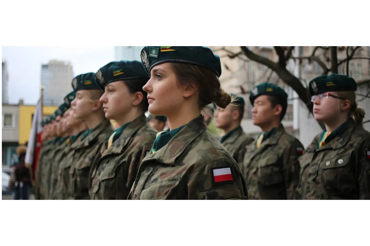  Польські військові навчають цивільне населення самообороні та виживанню