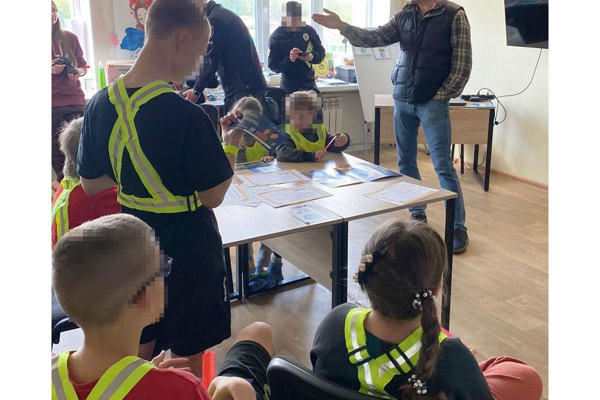 СБУ заочно повідомила про підозру трьом колаборантам з Луганщини, які сприяють ворогу в окупаційній «митниці» рф СБУ заочно повідомила про підозру трьом колаборантам з Луганщини, які сприяють ворогу в окупаційній «митниці» рф