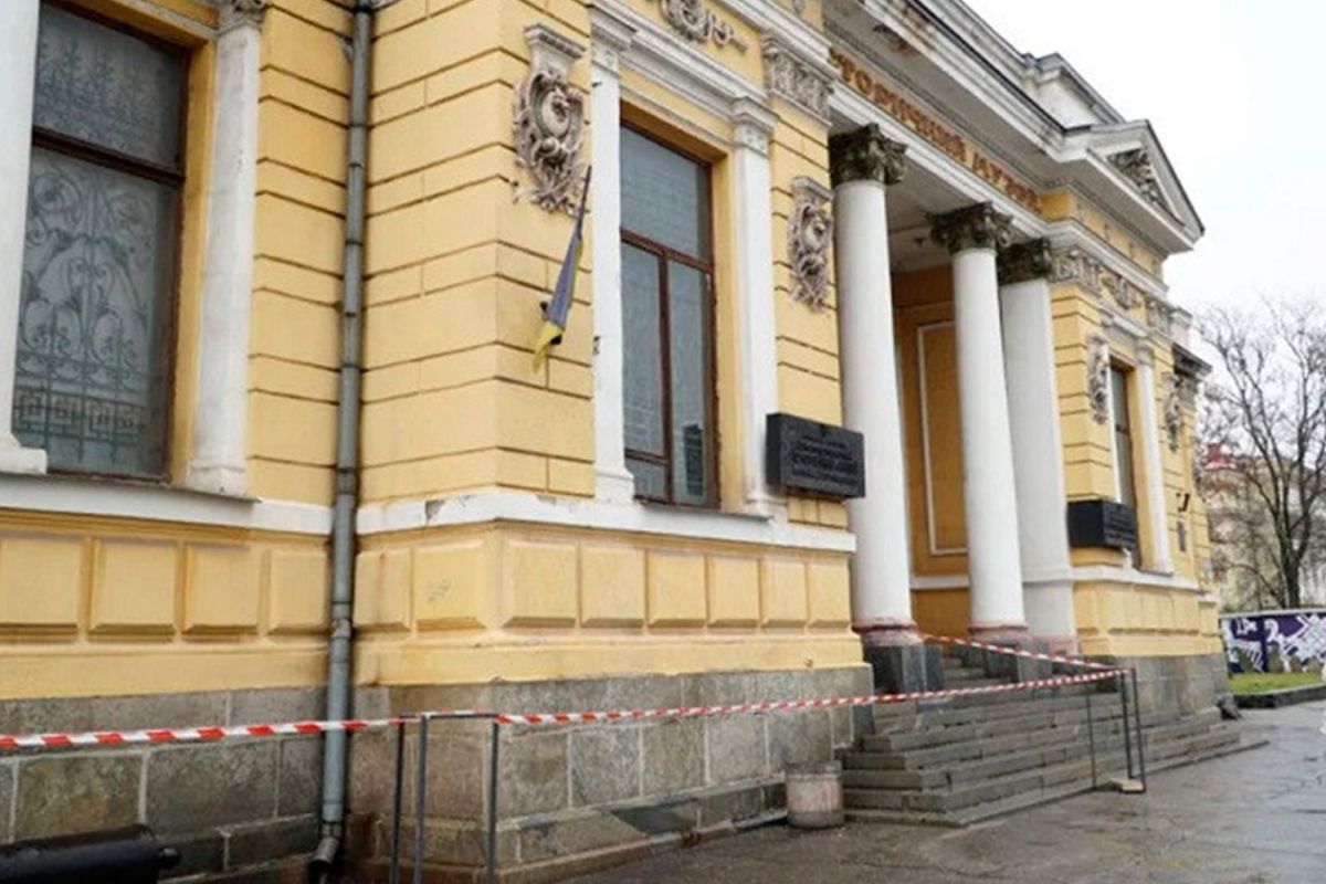 А віз і нині там: у Дніпрі музей поки чекав реставрації вже почав розвалюється А віз і нині там: у Дніпрі музей поки чекав реставрації вже почав розвалюється