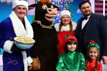 В НОВИЙ РІК ІЗ ВЕЛИКИМ МАЕСТРО ВОЛОДИМИРОМ ГРИШКО - ДІД МОРОЗ, «ПРИВИД ОПЕРИ» І ЦЕ ДАЛЕКО НЕ ВСЕ! ЧИМ ЗІГРІЄ СВОЇХ ШАНУВАЛЬНИКІВ ВИДАТНИЙ ТЕНОР НА ЗЛАМІ ДЕСЯТИЛІТЬ В НОВИЙ РІК ІЗ ВЕЛИКИМ МАЕСТРО ВОЛОДИМИРОМ ГРИШКО - ДІД МОРОЗ, «ПРИВИД ОПЕРИ» І ЦЕ ДАЛЕКО НЕ ВСЕ! ЧИМ ЗІГРІЄ СВОЇХ ШАНУВАЛЬНИКІВ ВИДАТНИЙ ТЕНОР НА ЗЛАМІ ДЕСЯТИЛІТЬ