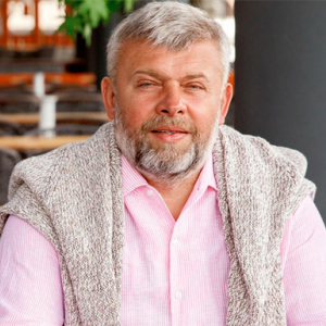 Григорий Козловский и ФК «Рух»(Львов) получили награду от Кирилла Буданова Григорий Козловский и ФК «Рух»(Львов) получили награду от Кирилла Буданова