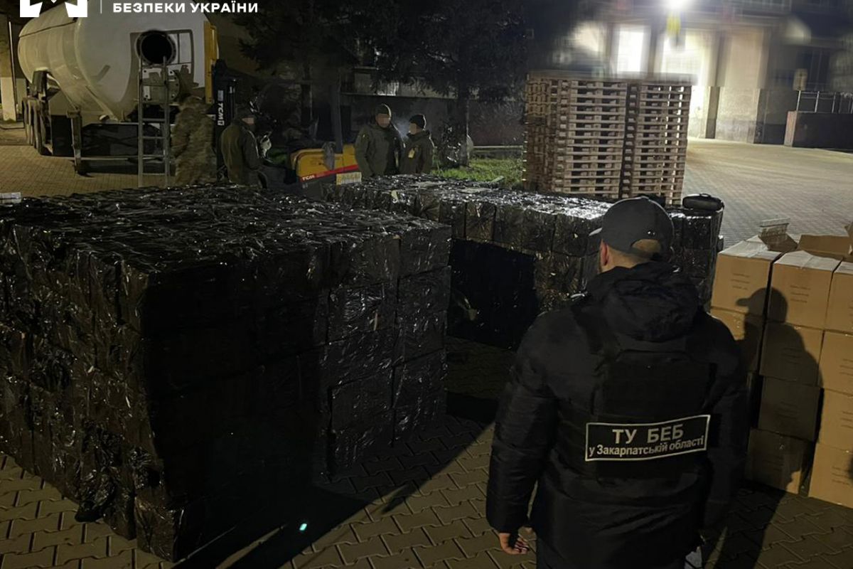 БЕБ розслідує схему незаконного вивозу з України цигарок в цистерні БЕБ розслідує схему незаконного вивозу з України цигарок в цистерні