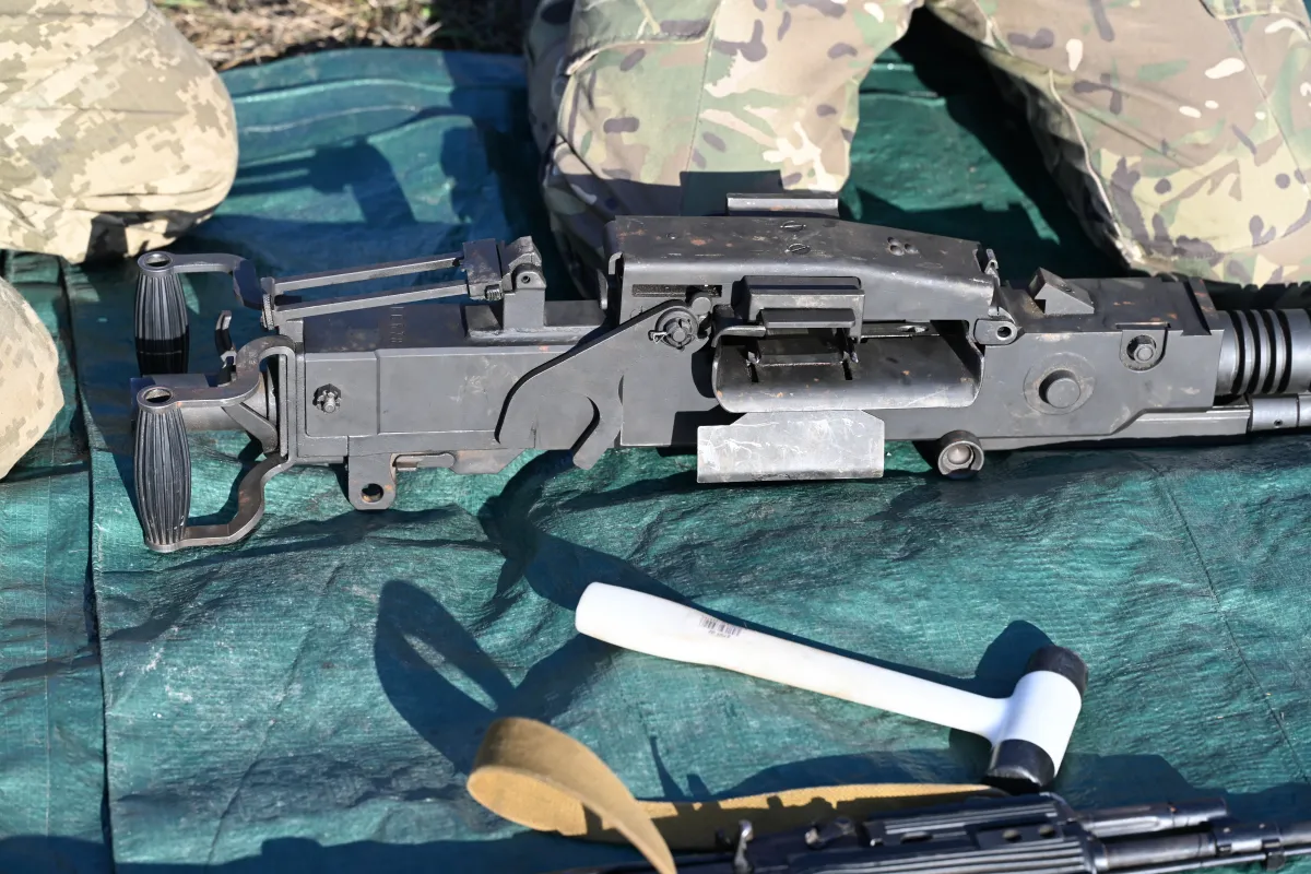 115 бригада ЗСУ: Підготовка кулемета до бою