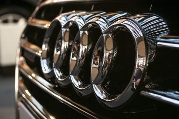 Водителям показали Audi A4 нового поколения		   			Водителям показали Audi A4 нового поколения