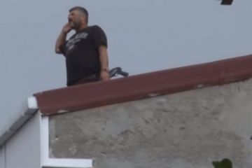 В Стамбуле мужчина открыл огонь с крыши дома		   			В Стамбуле мужчина открыл огонь с крыши дома