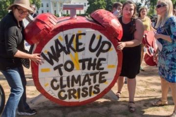 Как борьба за экологию разделила США и оставила Трампа в одиночестве		   			Как борьба за экологию разделила США и оставила Трампа в одиночестве