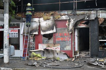 У центрі Дніпра згоріло 5 кіосків з харчовою продукцією У центрі Дніпра згоріло 5 кіосків з харчовою продукцією