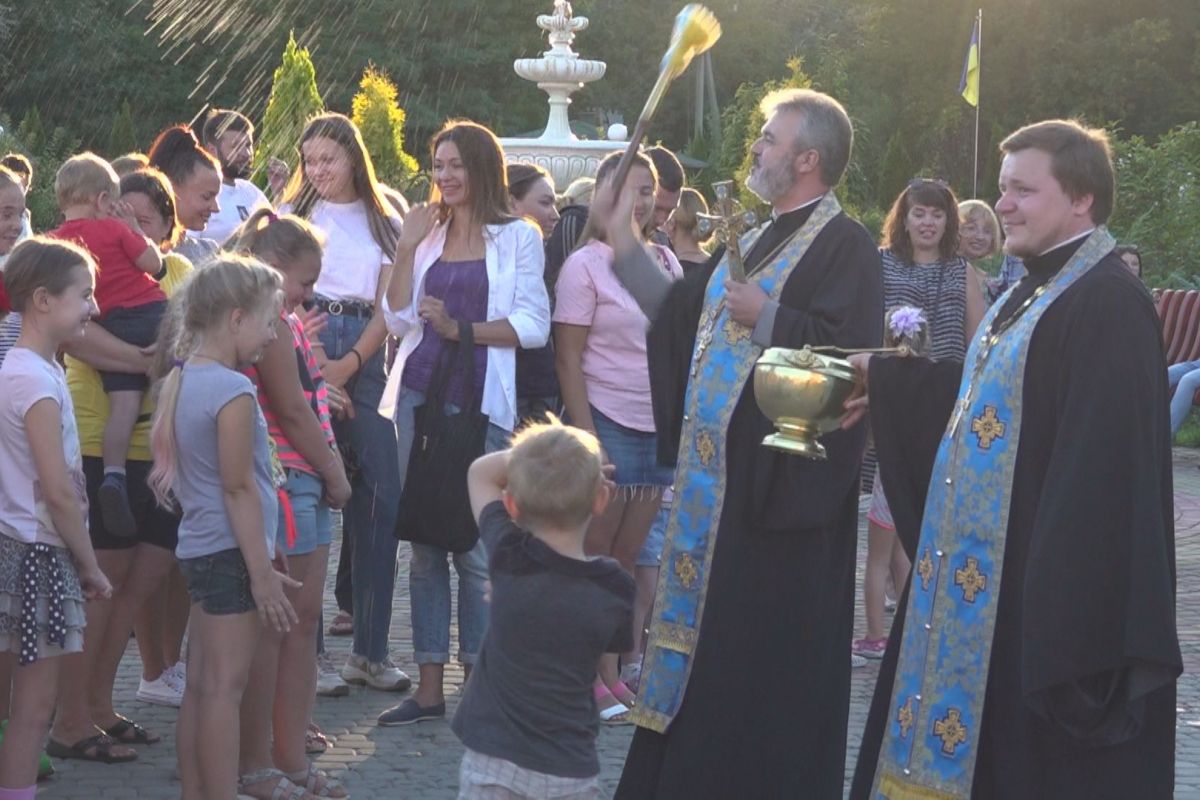 У храмі Різдва Богородиці, що на Покровському у Дніпрі, пройшли традиційні проводи літа У храмі Різдва Богородиці, що на Покровському у Дніпрі, пройшли традиційні проводи літа