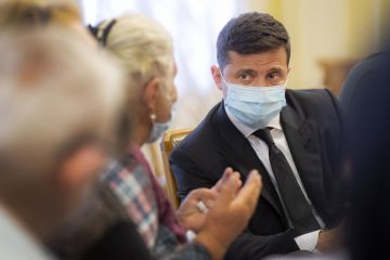 Владимир Зеленский подписал закон о повышении минимальной заработной платы с 1 сентября до 5 тысяч гривен Владимир Зеленский подписал закон о повышении минимальной заработной платы с 1 сентября до 5 тысяч гривен