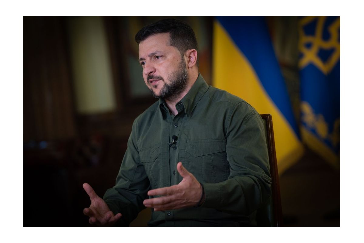Зеленський: "Україна виробляє «нептуни», «стугни», «корсари», і обсяги цього виробництва значно зростають" Зеленський: "Україна виробляє «нептуни», «стугни», «корсари», і обсяги цього виробництва значно зростають"