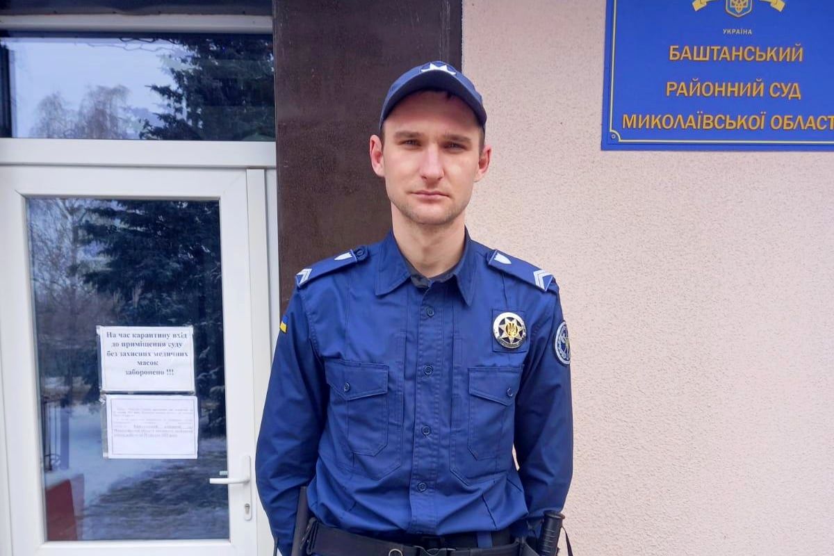 Співробітник Служби судової охорони Миколаївщини врятував дитину з крижаної пастки Співробітник Служби судової охорони Миколаївщини врятував дитину з крижаної пастки