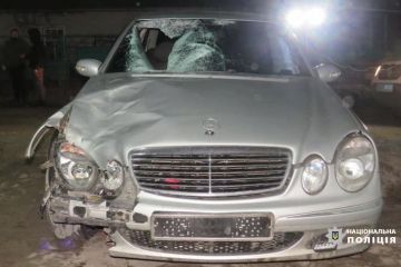 Поліцейські встановили підозрюваного, який на смерть збив жінку та поїхав з місця ДТП Поліцейські встановили підозрюваного, який на смерть збив жінку та поїхав з місця ДТП