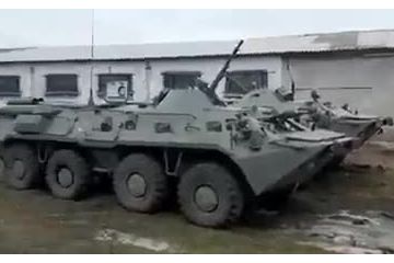 На Сумщині окупанти залишали біля села всю свою техніку та втекли. Тероборона забрала все собі, – повідомив радник голови МВС Антон Геращенко. На Сумщині окупанти залишали біля села всю свою техніку та втекли. Тероборона забрала все собі, – повідомив радник голови МВС Антон Геращенко.