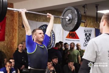 Поліцейські Донеччини взяли участь у турнірі з крос фіту серед представників силових структур «Звитяга ВМС-9» Поліцейські Донеччини взяли участь у турнірі з крос фіту серед представників силових структур «Звитяга ВМС-9»