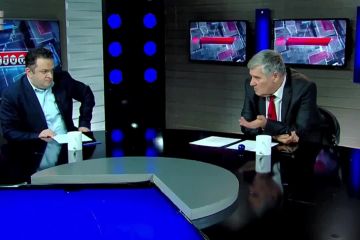 У Грузії кіт вліз у телестудію просто під час прямого ефіру У Грузії кіт вліз у телестудію просто під час прямого ефіру