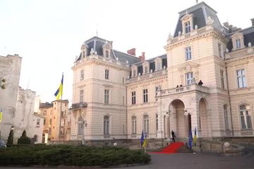 Володимир Зеленський у Львові зустрівся з Президентом Європейського парламенту Робертою Мецолою Володимир Зеленський у Львові зустрівся з Президентом Європейського парламенту Робертою Мецолою