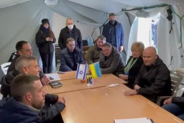 Російське вторгнення в Україну : Ізраїль готовий допомагати українцям обладнанням і медикаментами та приймати на лікування наших поранених бійців Російське вторгнення в Україну : Ізраїль готовий допомагати українцям обладнанням і медикаментами та приймати на лікування наших поранених бійців