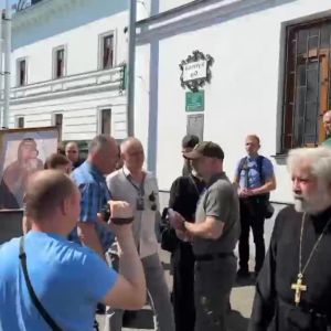 До Києво-Печерської Лаври Мінкульт направив комісію, щоб продовжувати опечатувати корпуси монастиря До Києво-Печерської Лаври Мінкульт направив комісію, щоб продовжувати опечатувати корпуси монастиря
