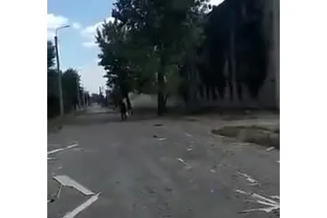 ​У Сєвєродонецьку після численних обстрілів окупантів та ударів авіації падають аварійні багатоповерхівки