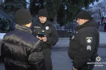 ​Поліція Донеччини видворяє з України 12 нелегалів: п’ятеро громадян РФ вже повернуті до країни-агресора
