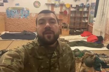 Російське вторгнення в Україну : Про щоденний побут бійців на передових позиціях розповідає командир 98 батальйону 108 бригади ЗСУ Родіон Кудряшов. Російське вторгнення в Україну : Про щоденний побут бійців на передових позиціях розповідає командир 98 батальйону 108 бригади ЗСУ Родіон Кудряшов.