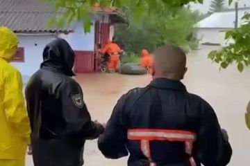 Прикарпаття затопило: людей евакуюють Прикарпаття затопило: людей евакуюють