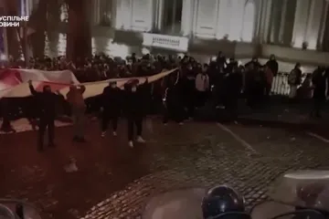 ​У Грузії спецпризначенці відігнали протестувальників від будівлі парламенту та зайняли прилеглі вулиці