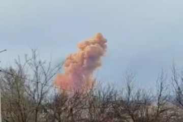 Російське вторгнення в Україну : Біля Рубіжного росіяни знову влучили в цистерну з азотною кислотою Російське вторгнення в Україну : Біля Рубіжного росіяни знову влучили в цистерну з азотною кислотою